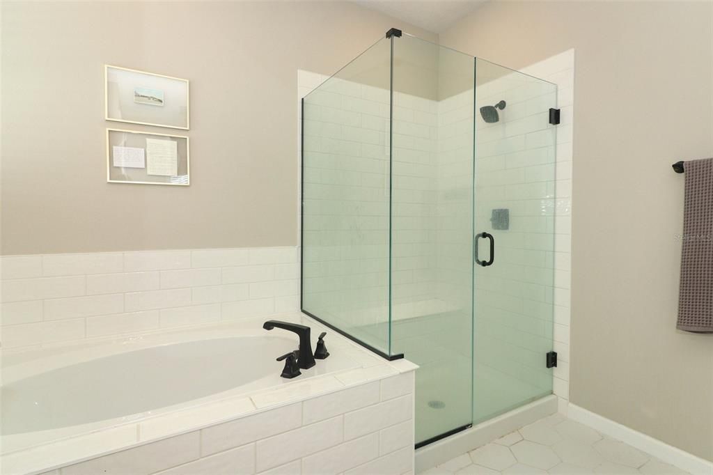 For Sale: $348,000 (4 beds, 3 baths, 2075 Square Feet)