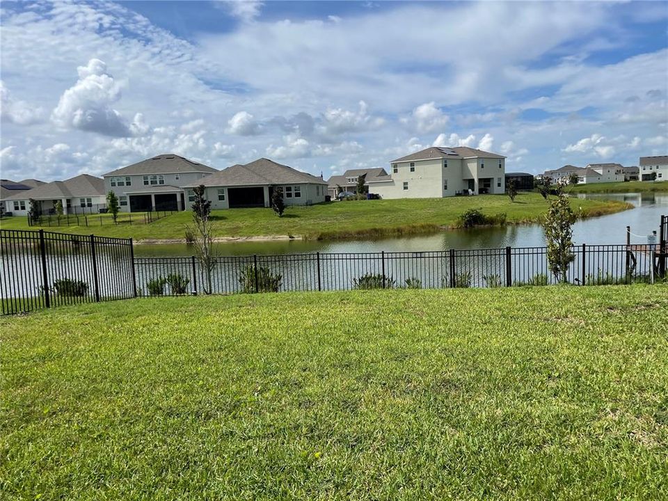 Под контрактом: $3,299 (4 спален, 2 ванн, 2949 Квадратных фут)