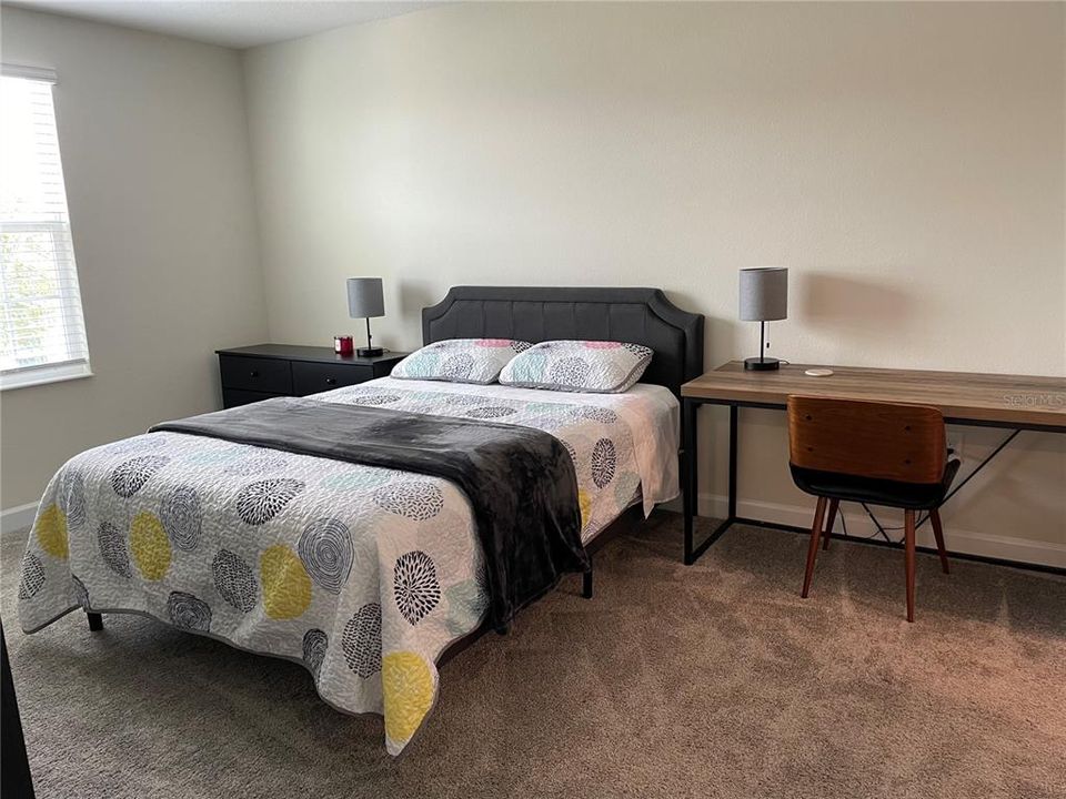 Под контрактом: $3,299 (4 спален, 2 ванн, 2949 Квадратных фут)