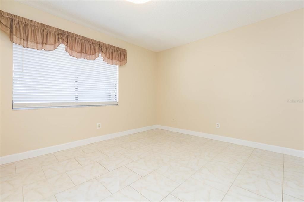 Под контрактом: $329,000 (2 спален, 2 ванн, 1314 Квадратных фут)