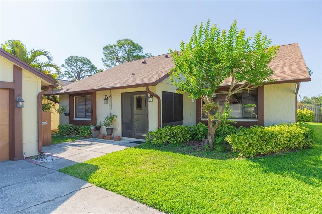 Под контрактом: $329,000 (2 спален, 2 ванн, 1314 Квадратных фут)