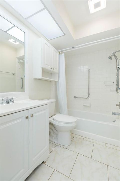 Под контрактом: $329,000 (2 спален, 2 ванн, 1314 Квадратных фут)