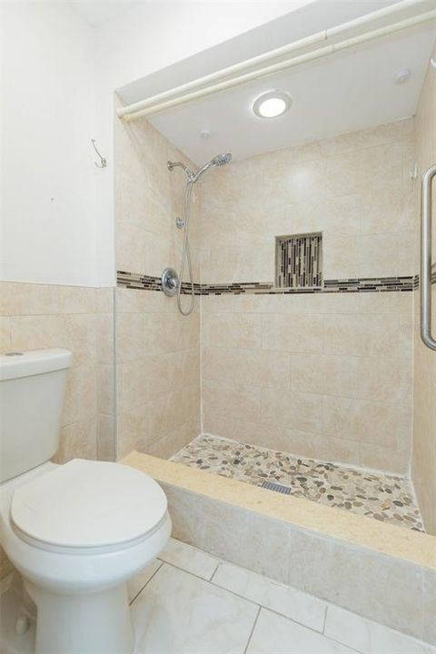 Под контрактом: $329,000 (2 спален, 2 ванн, 1314 Квадратных фут)