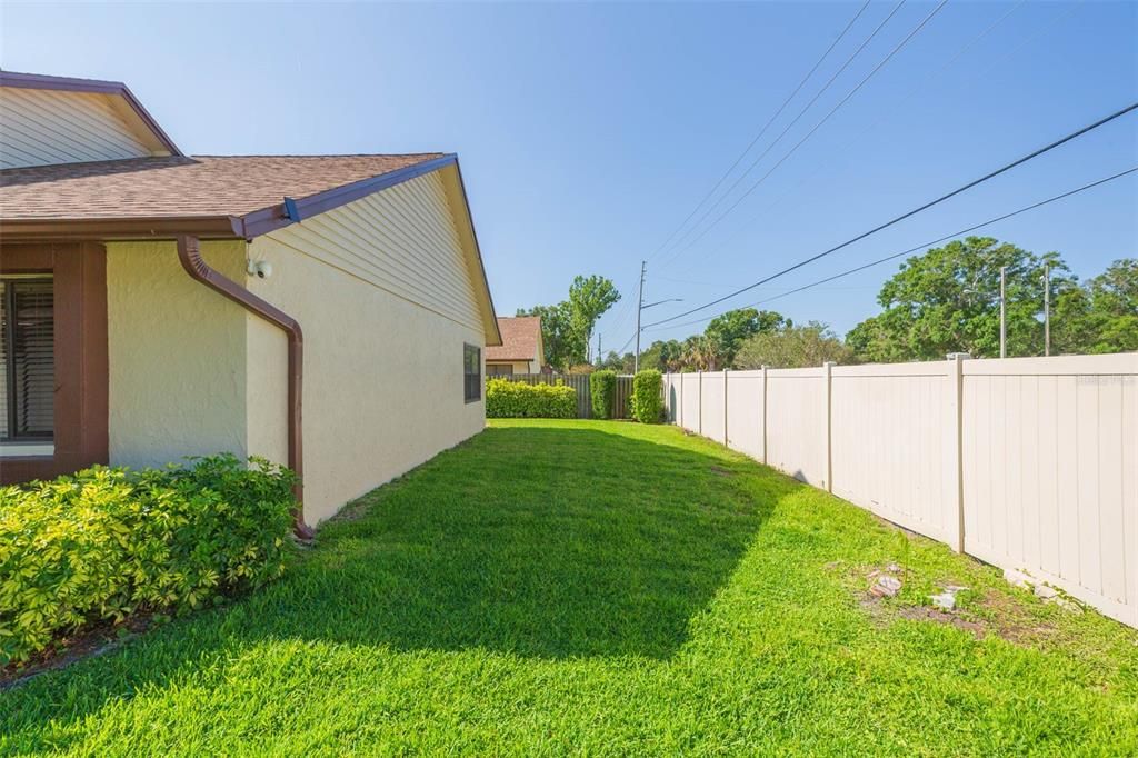 Под контрактом: $329,000 (2 спален, 2 ванн, 1314 Квадратных фут)