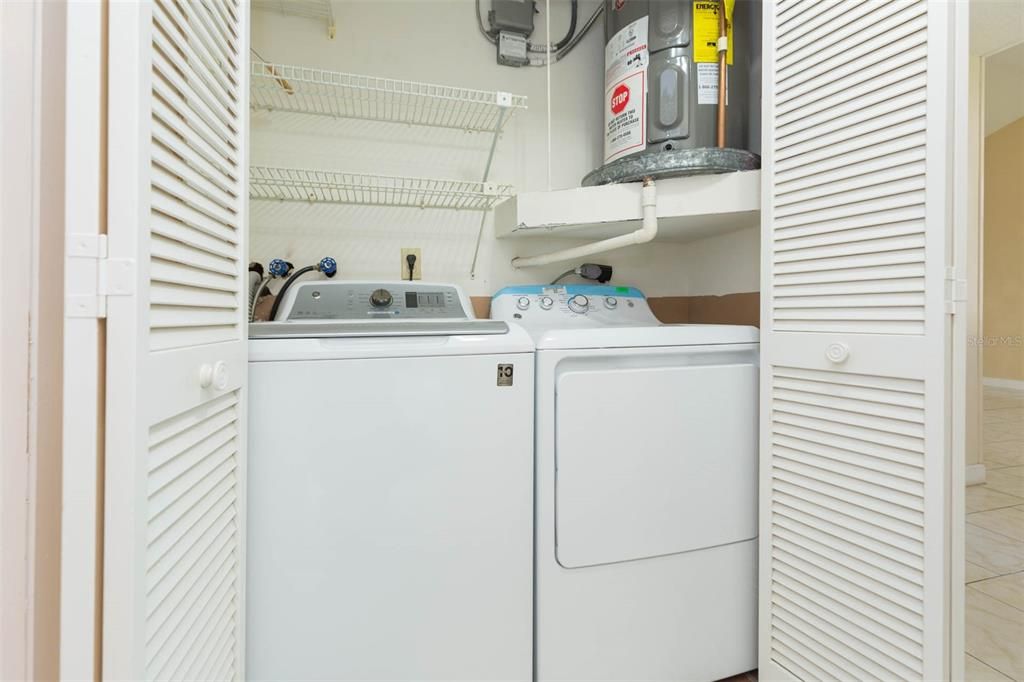 Под контрактом: $329,000 (2 спален, 2 ванн, 1314 Квадратных фут)