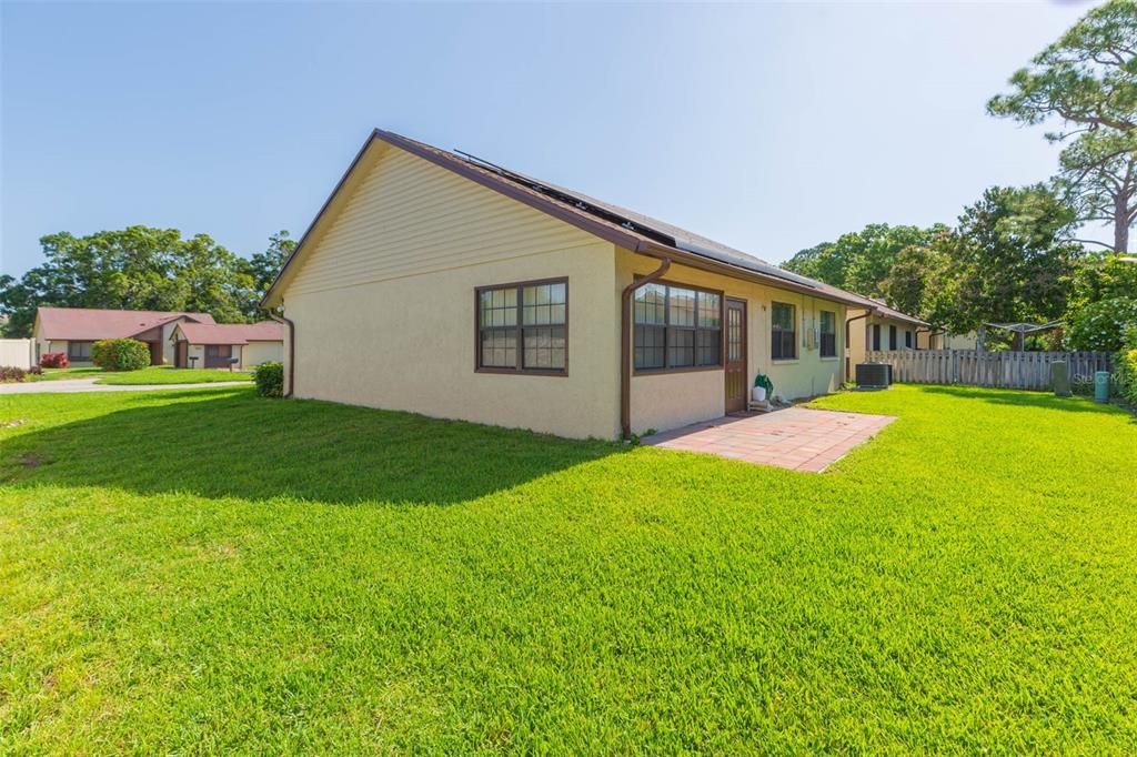 Под контрактом: $329,000 (2 спален, 2 ванн, 1314 Квадратных фут)