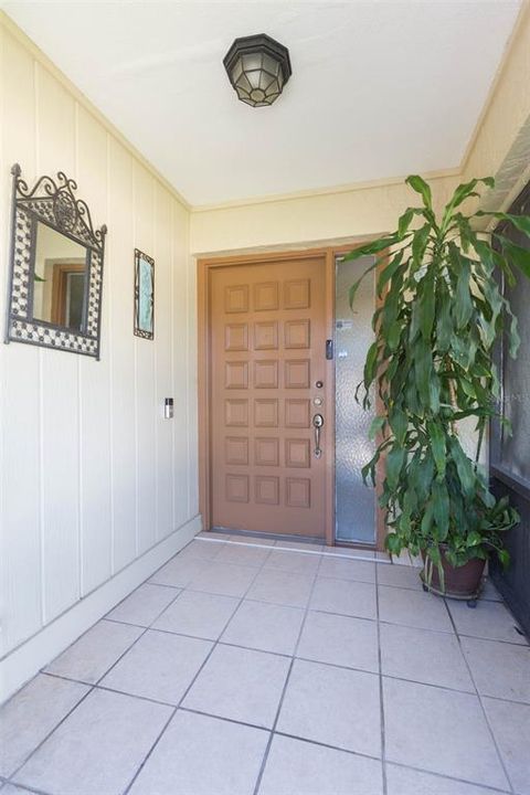 Под контрактом: $329,000 (2 спален, 2 ванн, 1314 Квадратных фут)