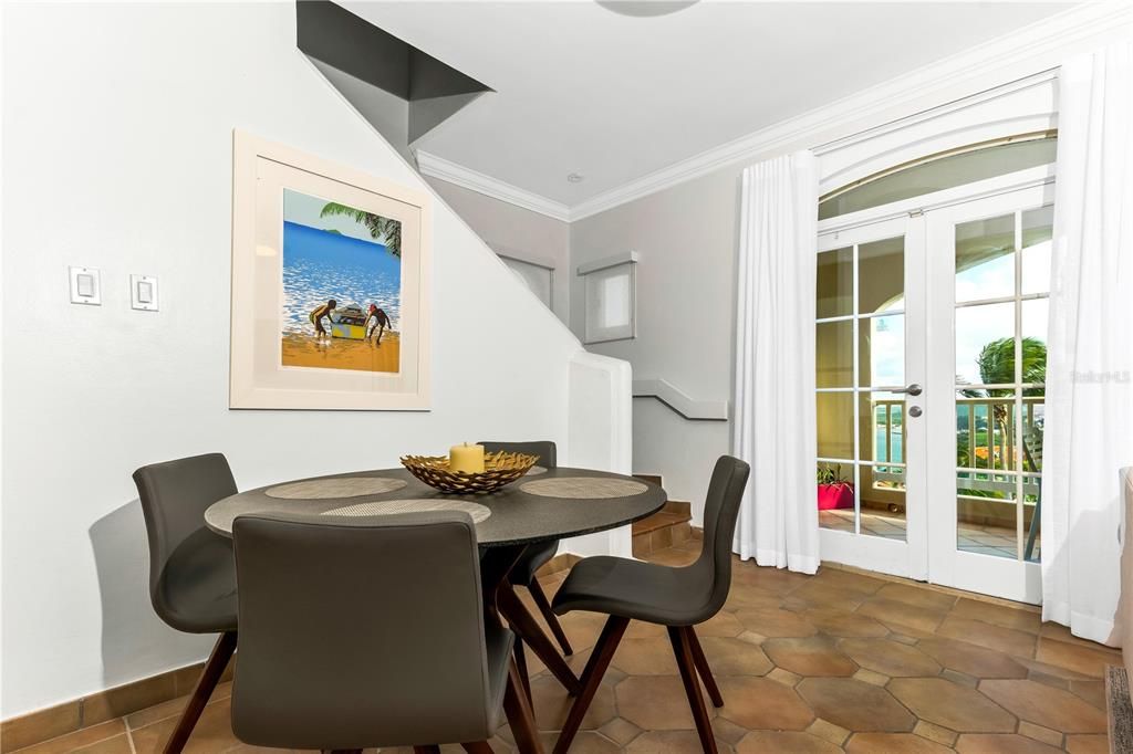 На продажу: $1,100,000 (3 спален, 3 ванн, 2100 Квадратных фут)