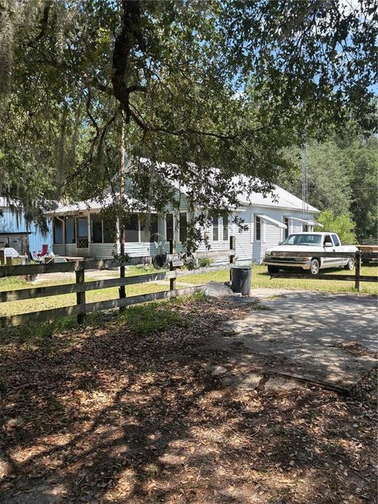 Recently Sold: $297,000 (3 beds, 2 baths, 1426 Square Feet)