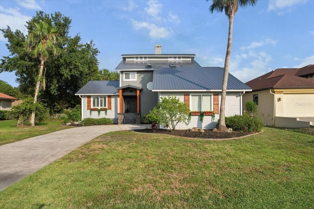 For Sale: $995,000 (3 beds, 2 baths, 2374 Square Feet)