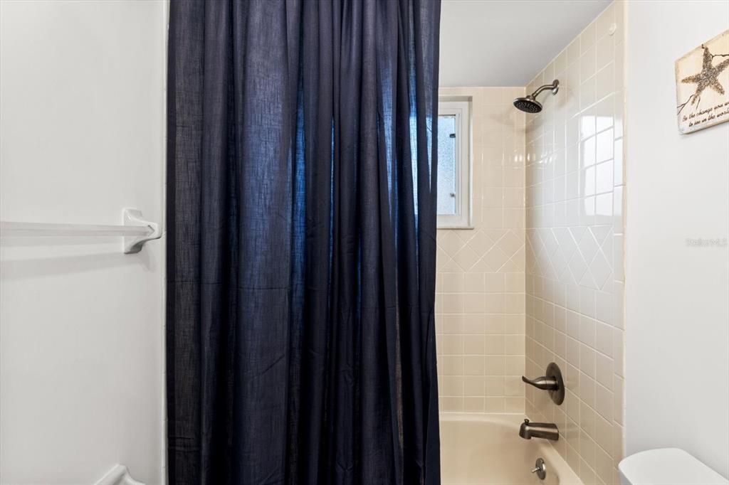 For Sale: $995,000 (3 beds, 2 baths, 2374 Square Feet)