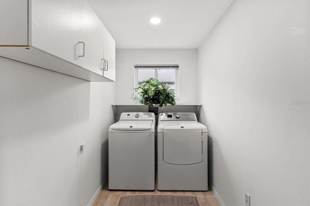 For Sale: $995,000 (3 beds, 2 baths, 2374 Square Feet)