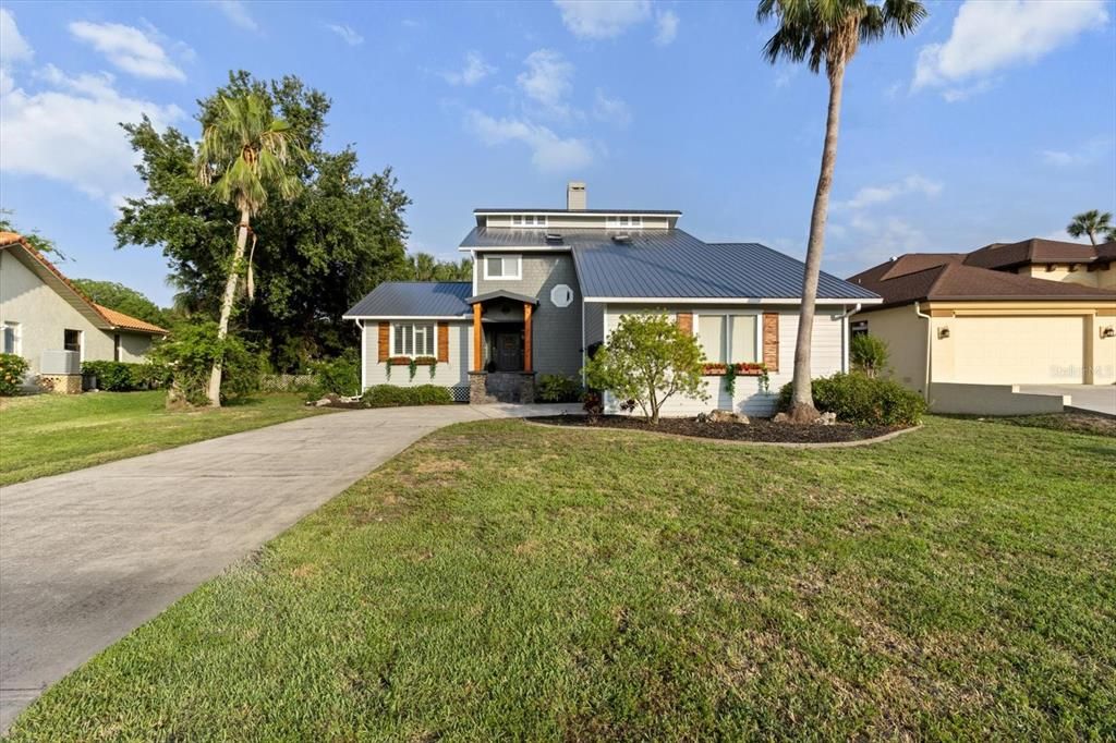 For Sale: $995,000 (3 beds, 2 baths, 2374 Square Feet)