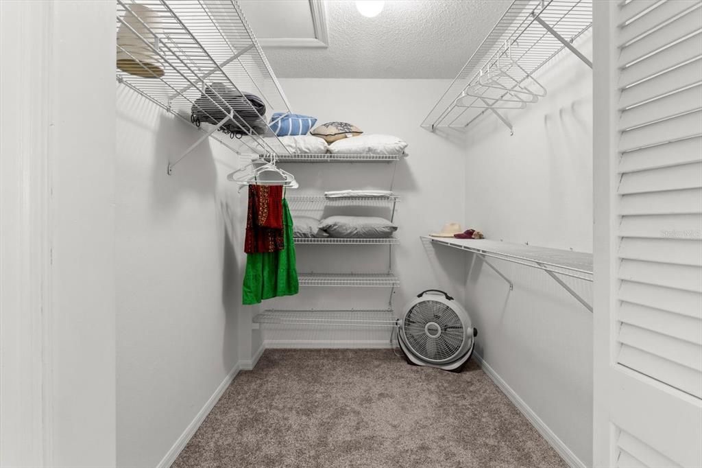 For Sale: $995,000 (3 beds, 2 baths, 2374 Square Feet)