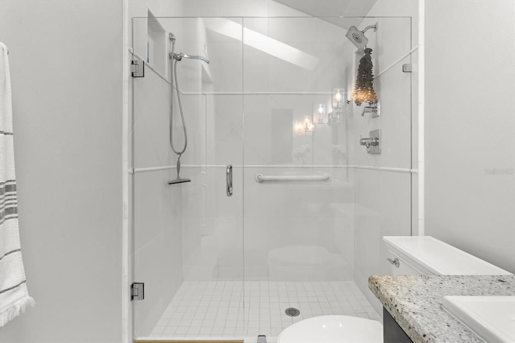 For Sale: $995,000 (3 beds, 2 baths, 2374 Square Feet)