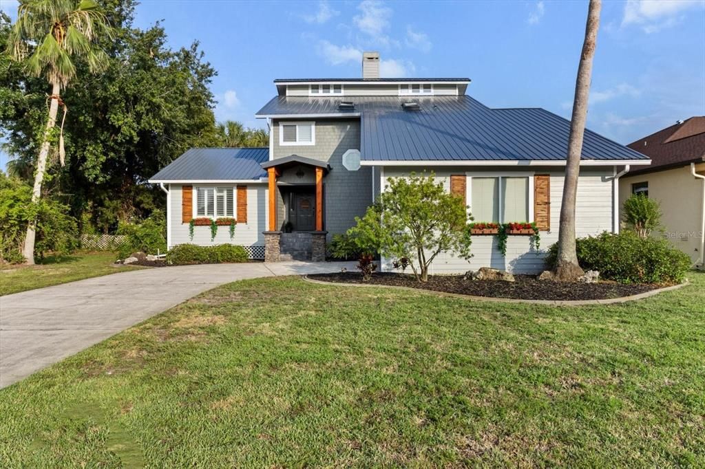 For Sale: $995,000 (3 beds, 2 baths, 2374 Square Feet)