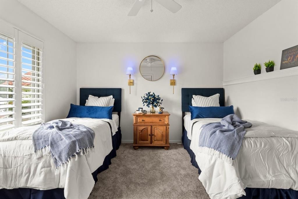 For Sale: $995,000 (3 beds, 2 baths, 2374 Square Feet)