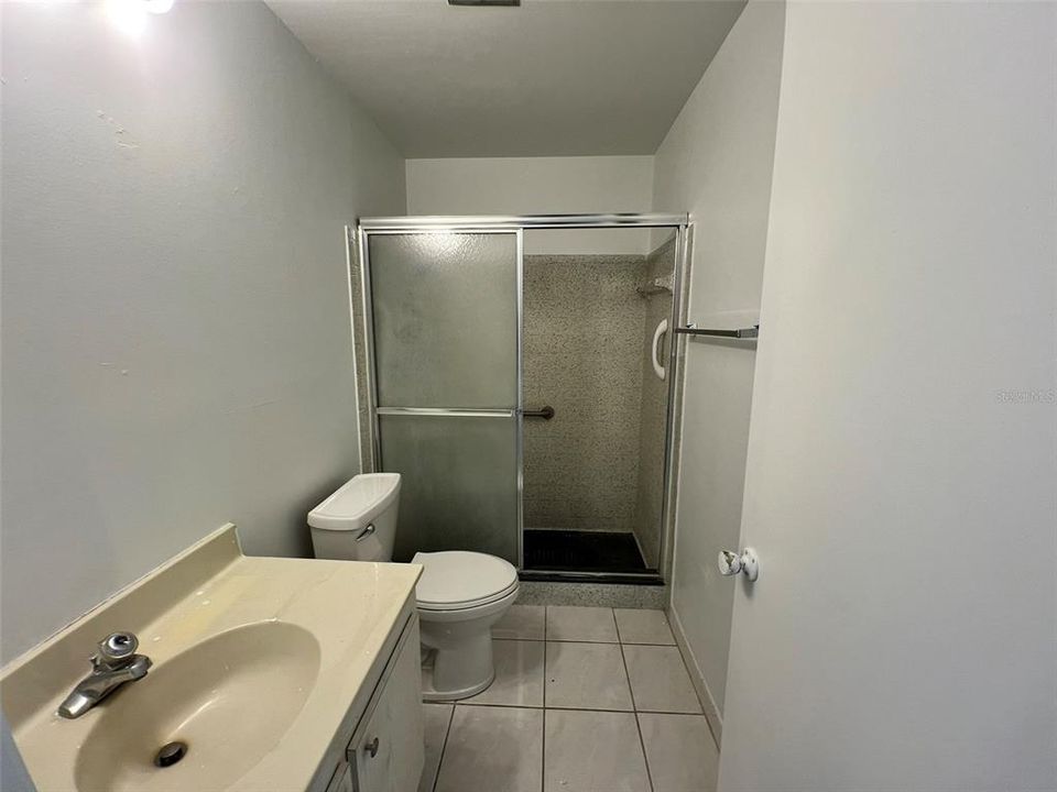 合同活跃: $188,000 (2 贝兹, 2 浴室, 1180 平方英尺)