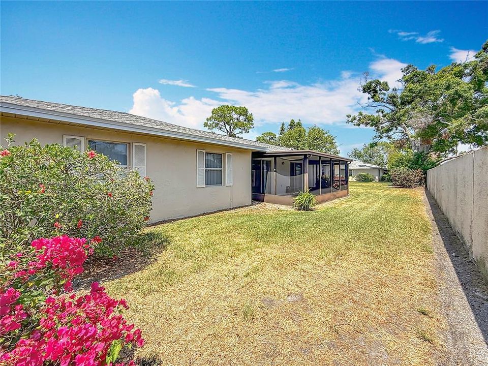 合同活跃: $188,000 (2 贝兹, 2 浴室, 1180 平方英尺)