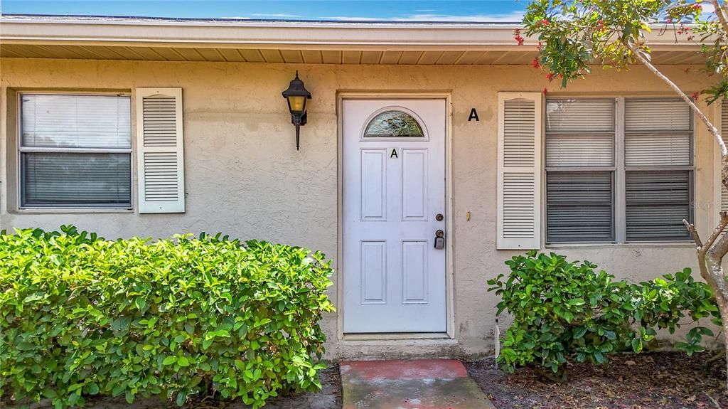 合同活跃: $188,000 (2 贝兹, 2 浴室, 1180 平方英尺)