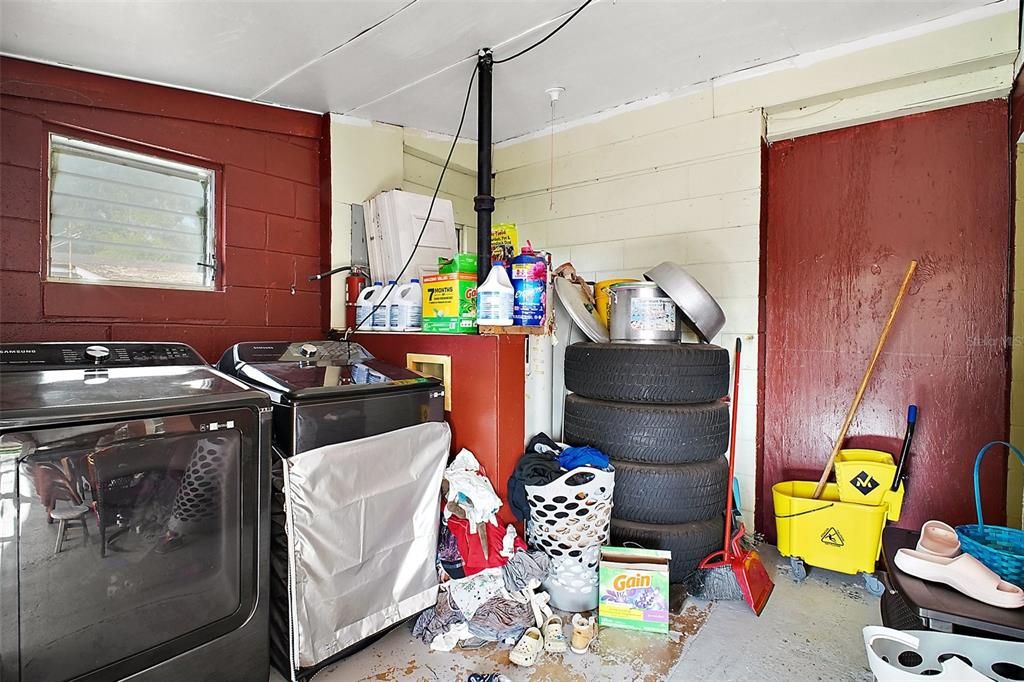 Active With Contract: $262,900 (3 beds, 2 baths, 1283 Square Feet)