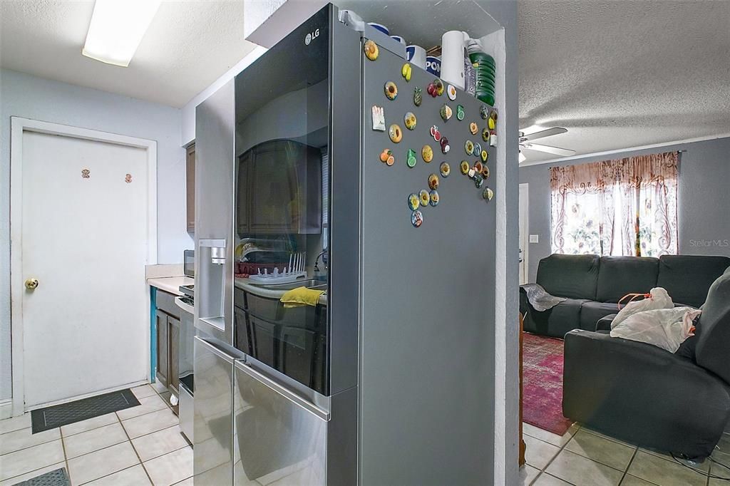 Active With Contract: $262,900 (3 beds, 2 baths, 1283 Square Feet)