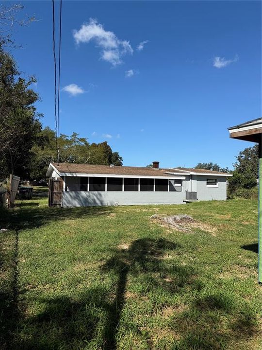 Active With Contract: $262,900 (3 beds, 2 baths, 1283 Square Feet)