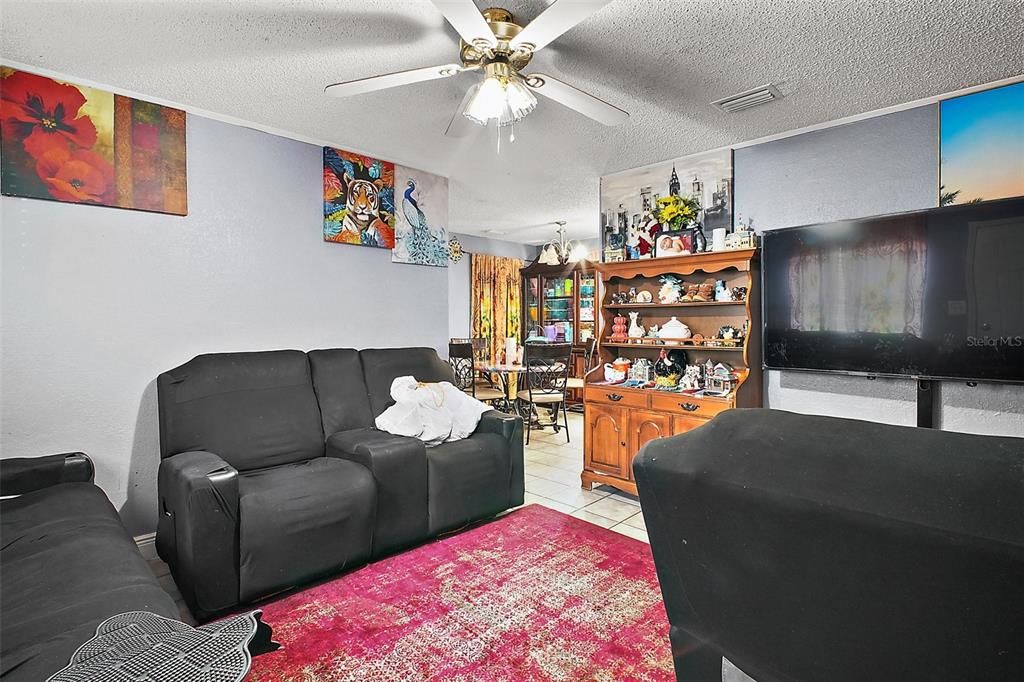 Active With Contract: $262,900 (3 beds, 2 baths, 1283 Square Feet)