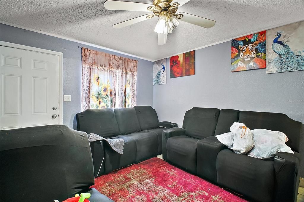 Active With Contract: $262,900 (3 beds, 2 baths, 1283 Square Feet)