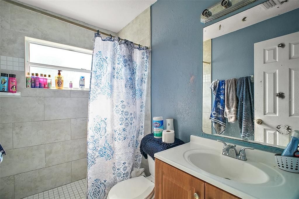 Active With Contract: $262,900 (3 beds, 2 baths, 1283 Square Feet)