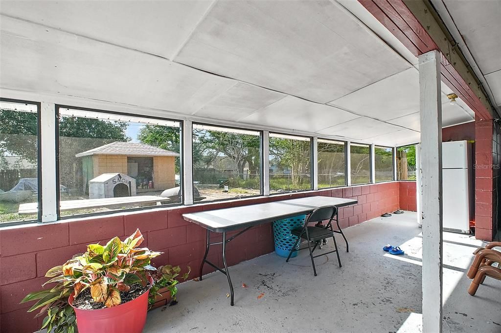 Active With Contract: $262,900 (3 beds, 2 baths, 1283 Square Feet)