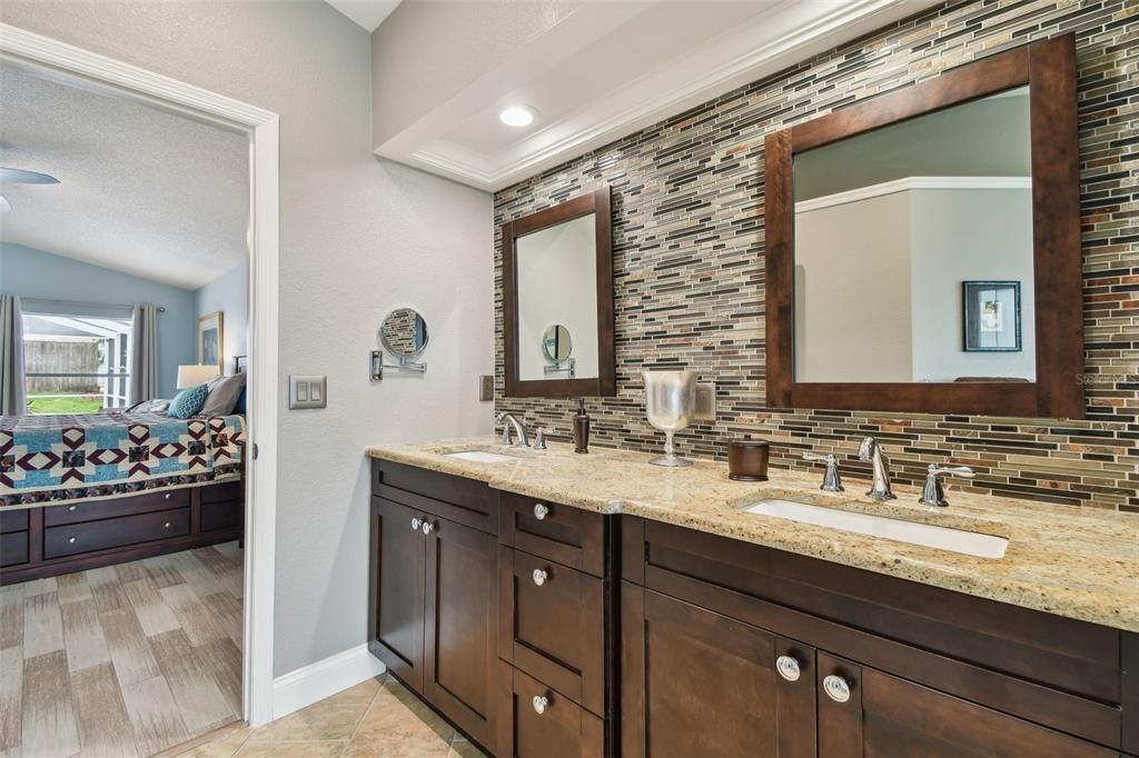 For Sale: $997,000 (5 beds, 3 baths, 2896 Square Feet)