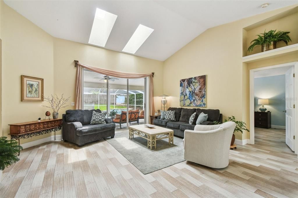 For Sale: $997,000 (5 beds, 3 baths, 2896 Square Feet)