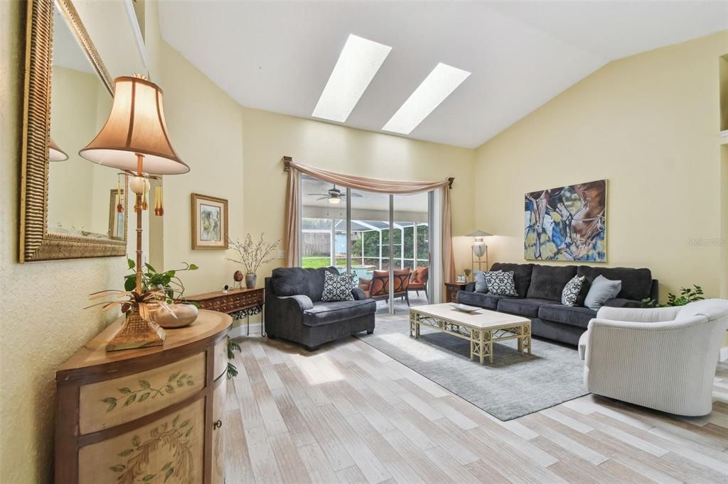 For Sale: $997,000 (5 beds, 3 baths, 2896 Square Feet)