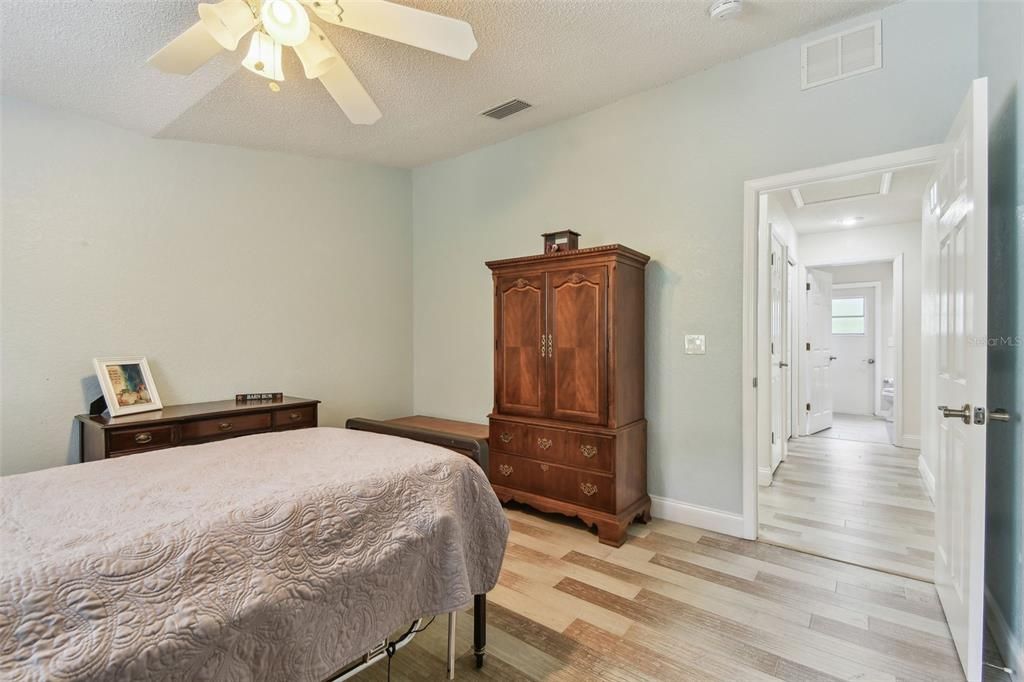 For Sale: $997,000 (5 beds, 3 baths, 2896 Square Feet)