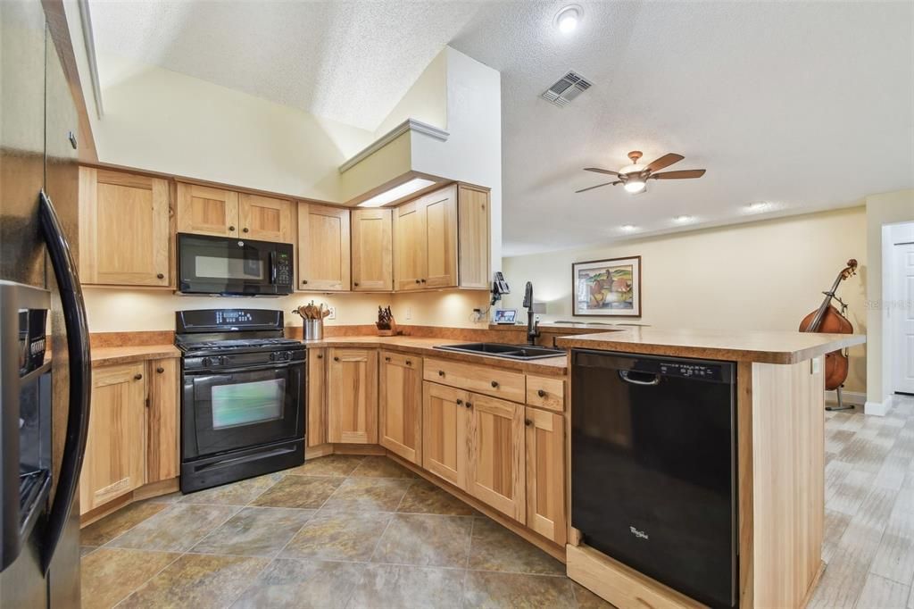 For Sale: $997,000 (5 beds, 3 baths, 2896 Square Feet)