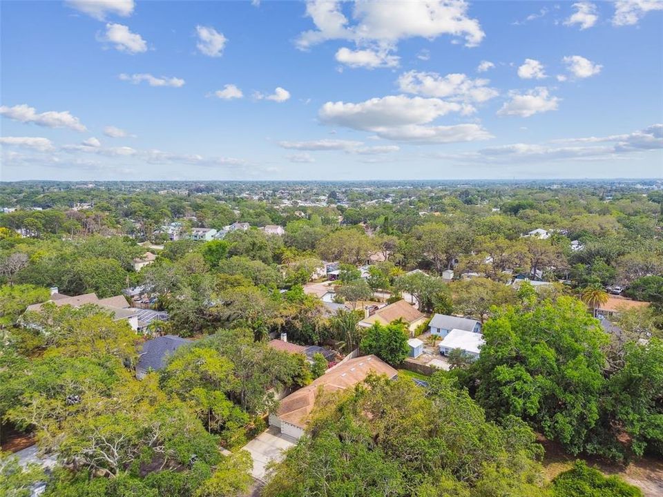 For Sale: $997,000 (5 beds, 3 baths, 2896 Square Feet)