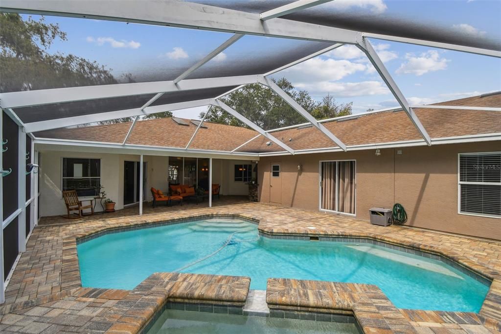 For Sale: $997,000 (5 beds, 3 baths, 2896 Square Feet)