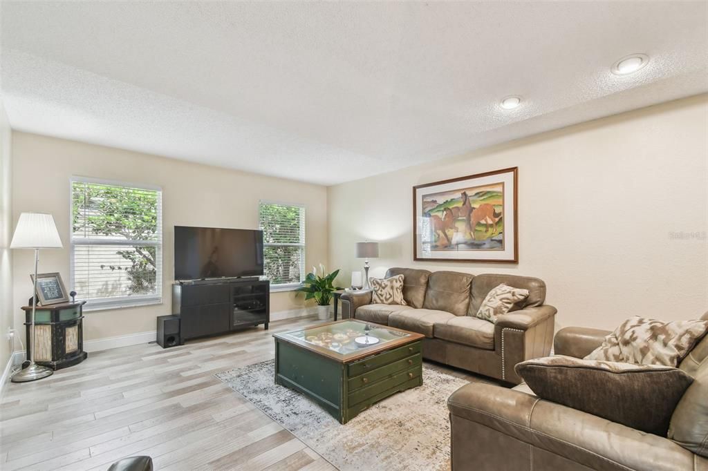 For Sale: $997,000 (5 beds, 3 baths, 2896 Square Feet)