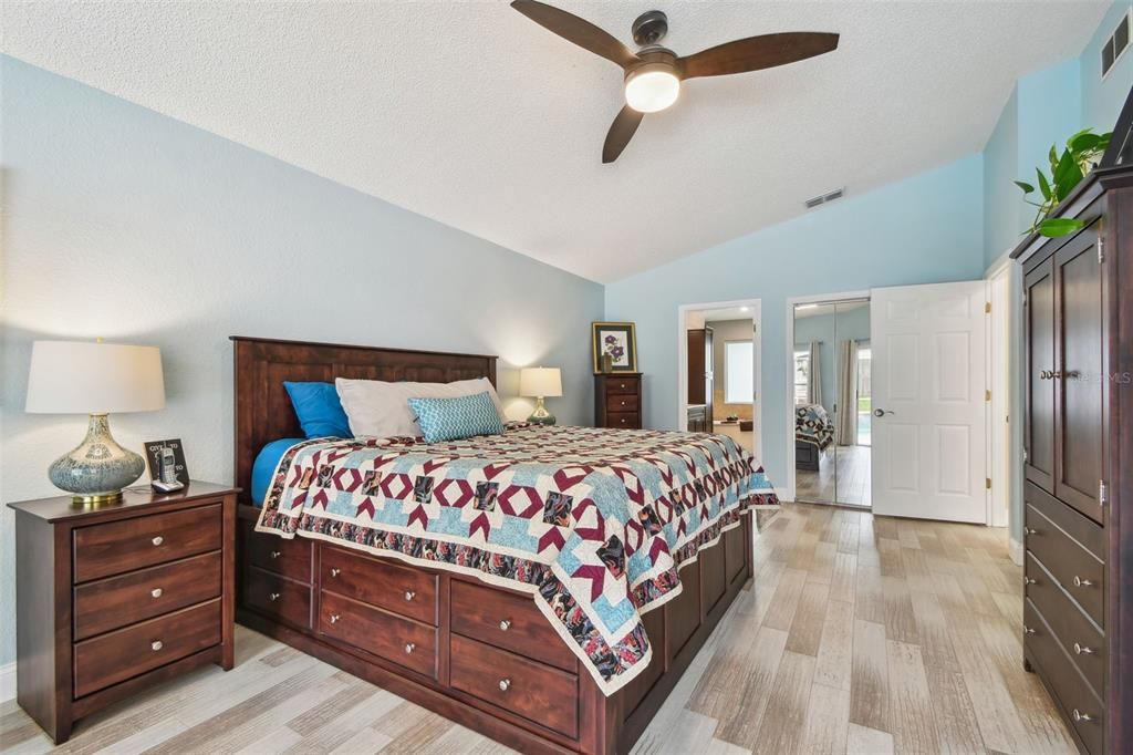 For Sale: $997,000 (5 beds, 3 baths, 2896 Square Feet)