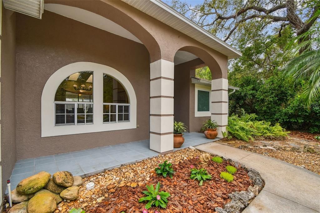 For Sale: $997,000 (5 beds, 3 baths, 2896 Square Feet)