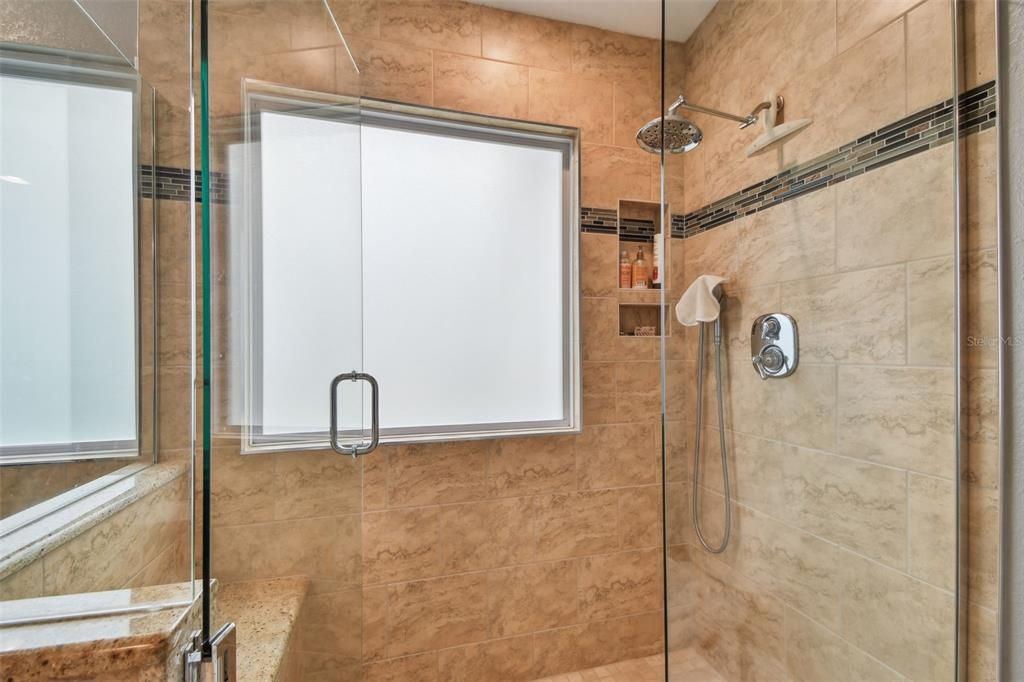 For Sale: $997,000 (5 beds, 3 baths, 2896 Square Feet)