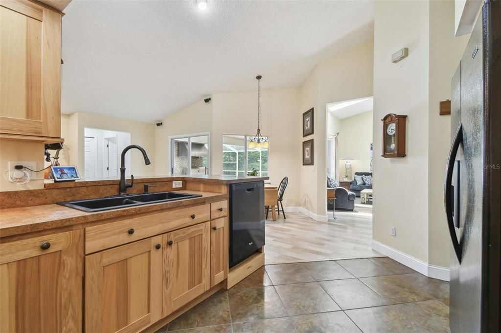 For Sale: $997,000 (5 beds, 3 baths, 2896 Square Feet)