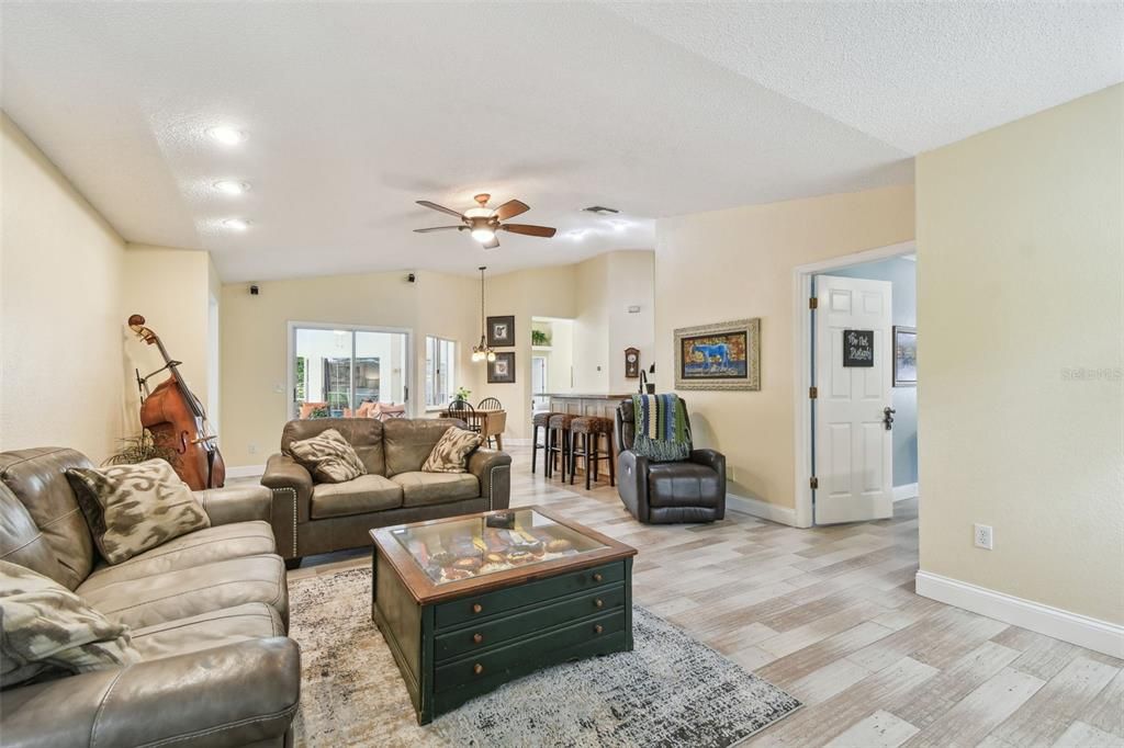 For Sale: $997,000 (5 beds, 3 baths, 2896 Square Feet)