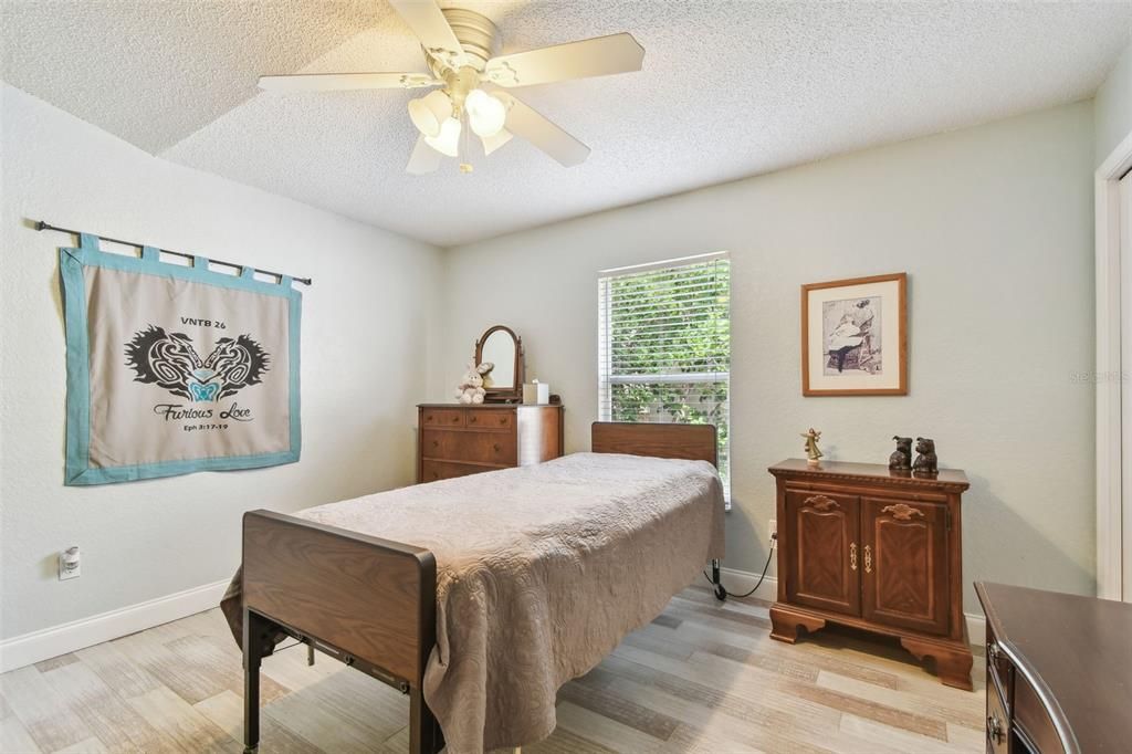 For Sale: $997,000 (5 beds, 3 baths, 2896 Square Feet)