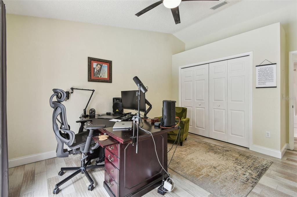 For Sale: $997,000 (5 beds, 3 baths, 2896 Square Feet)