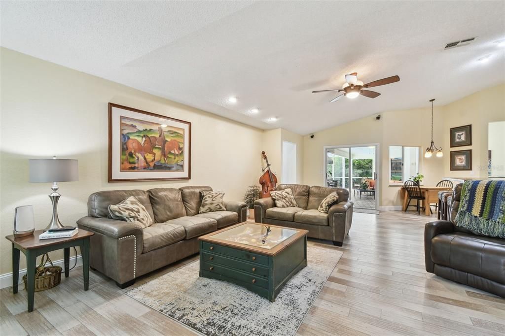 For Sale: $997,000 (5 beds, 3 baths, 2896 Square Feet)