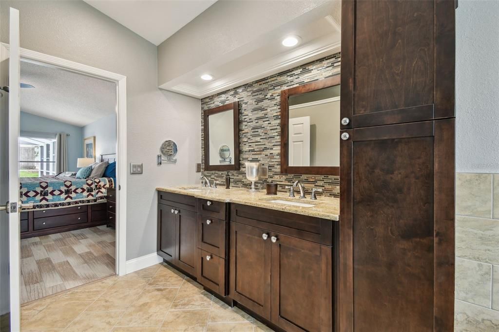 For Sale: $997,000 (5 beds, 3 baths, 2896 Square Feet)