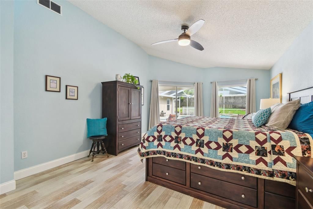 For Sale: $997,000 (5 beds, 3 baths, 2896 Square Feet)