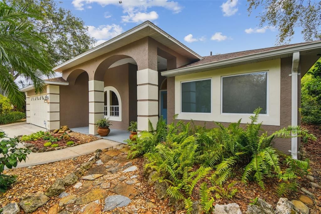 For Sale: $997,000 (5 beds, 3 baths, 2896 Square Feet)